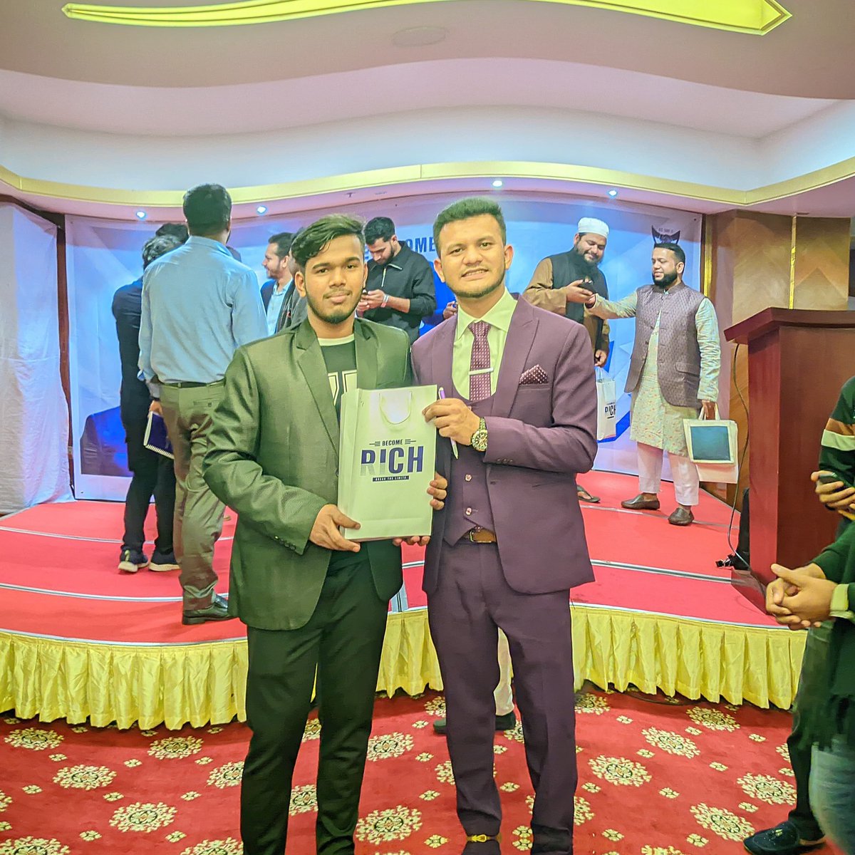 There are bound to be obstacles in life, so there is no room for stopping. Wherever obstacles come, start again. InshaAllah, we will succeed 🥰