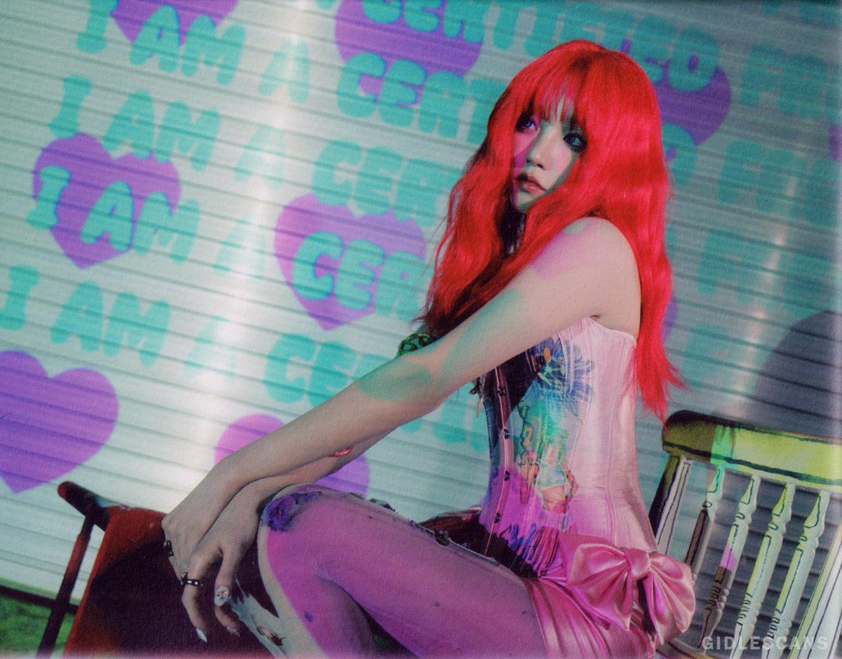 gidlescans's tweet photo. ~•°scan

「 yuqi 'YUQ1' (rabbit ver.) 」

#YUQI #우기 @G_I_DLE https://t.co/fNBaSpT0CB
