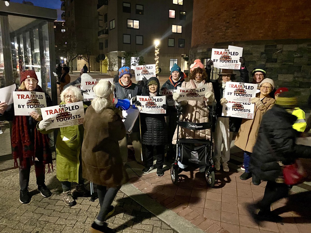 PaulKrikler's tweet photo. Good morning @Rebecca76AD @LizKrueger @JulieMenin @RIOCny @Rooseveltisland 

Last night, 20 residents came and spoke with passion and clarity about why we need priority boarding of the tram.  

We even gave candy to tourists, who did not mind waiting. 

https://t.co/H3IOzfHlUf https://t.co/jGPojhlasZ