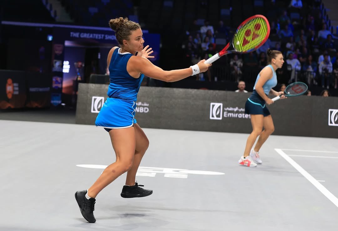 TennisWorl76726's tweet photo. The top performing teams went head-to-head & what a show it was🔥
Here are some of the glimpses from Set 1!🧡
#worldtennisleague #falcons #teamfalcons #gamechangersfalcons #tennis #tennisplayer #jasminepaolini #simonshalep #carolinegarcia #elenarybakina #nickkyrgios https://t.co/Gb6l3e3gdV