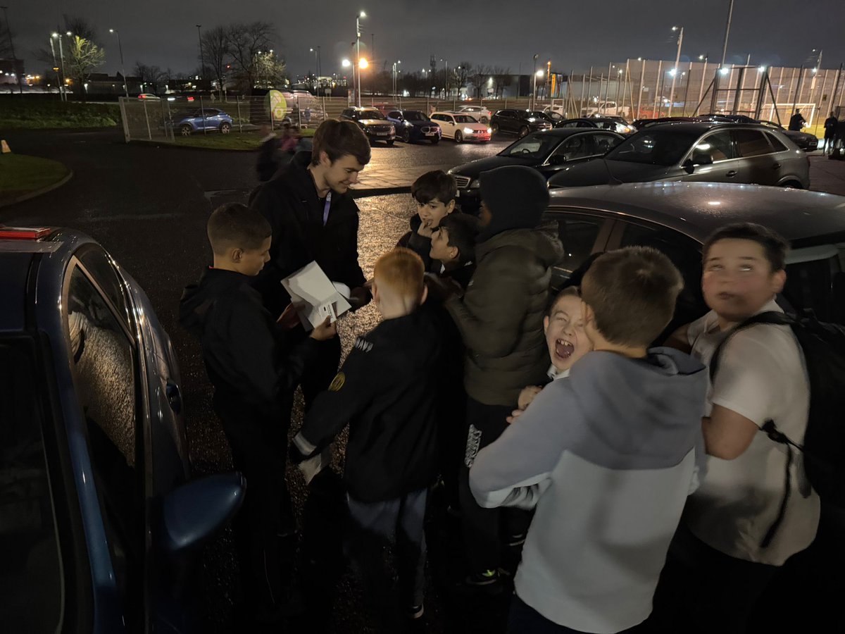 Alistair Neil tweet media