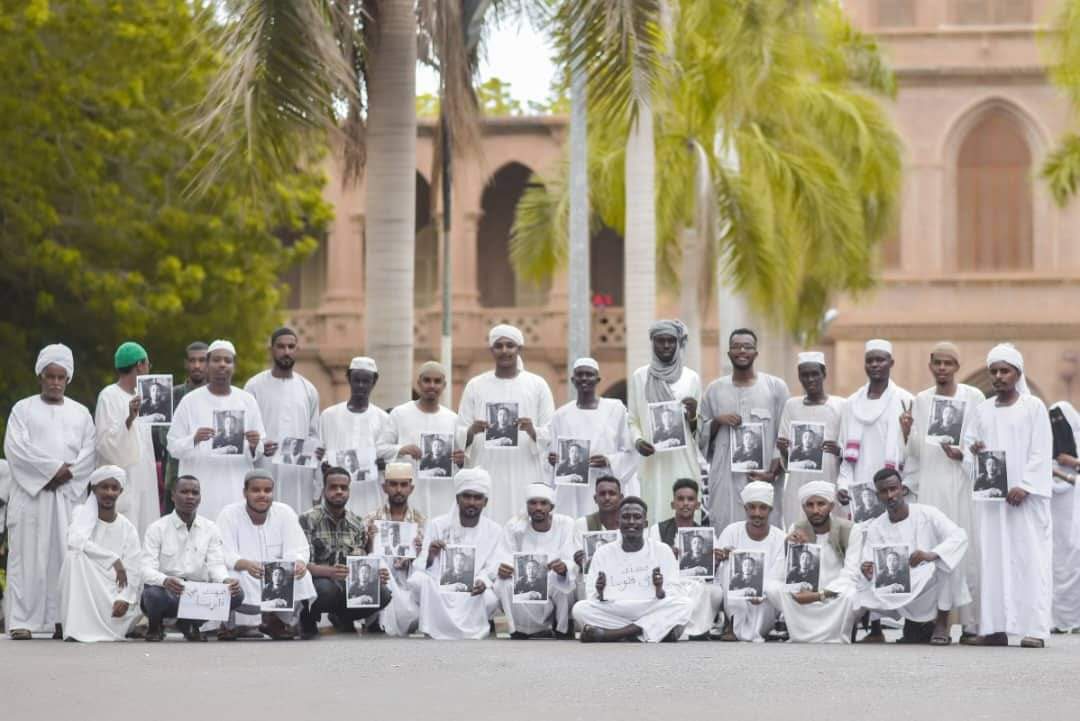 Elshiekh_'s tweet photo. تصادف اليوم الذكرى السادسة لارتقاء الشهيد بإذن الله مهند أحمد محمود عبدالقادر من أبناء حي الجنائن بالقضارف وطالب كلية الدراسات الاقتصادية والاجتماعية، والذي ارتقى برصاص قوات أمن البشير مع اندلاع مظاهرات ديسمبر ٢٠١٨ ويعد مهند من أوائل الشهداء الأبرياء للثورة. يجب أن نخلدهم دوماََ https://t.co/CNBSmgnTCO