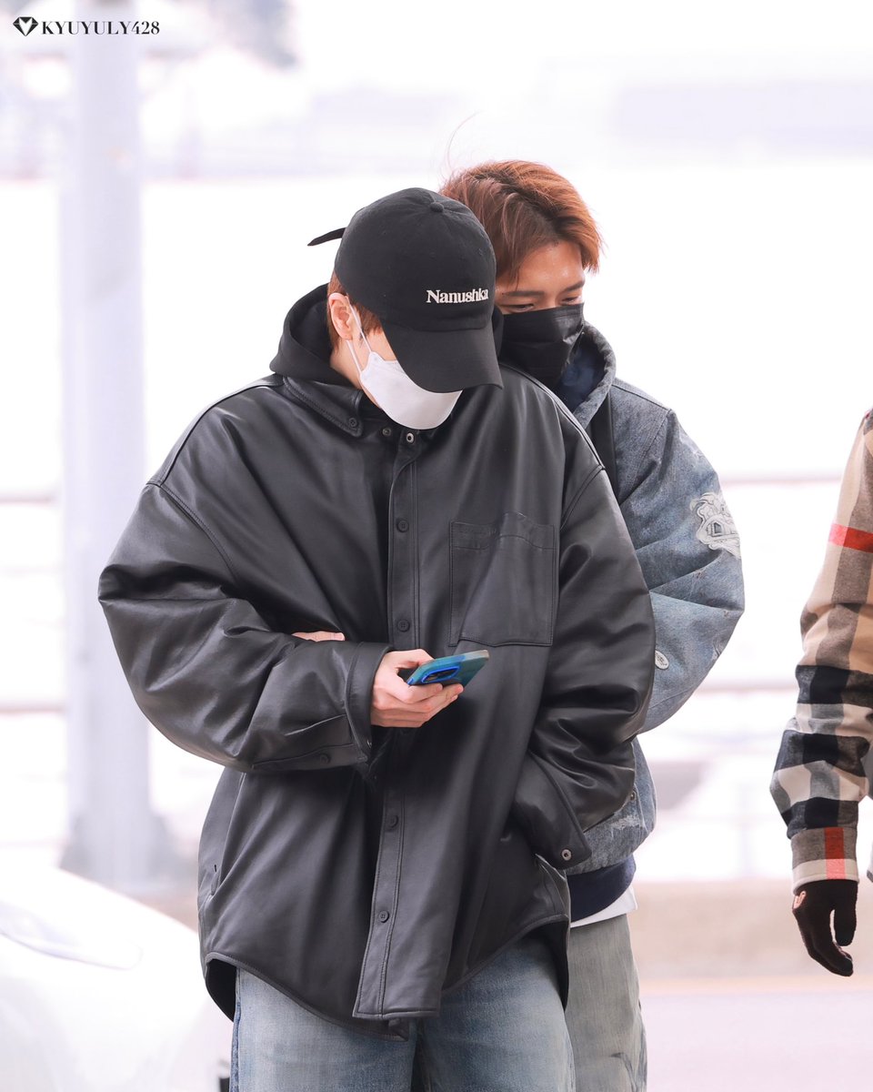 kyuyuly428's tweet photo. 20241220 김성규 남우현 ICN 

🥰🥰🥰

#인피니트 #INFINITE 
#성규 #김성규 #KIMSUNGKYU 
#우현 #남우현 #NAMWOOHYUN https://t.co/vRvEV8GCON
