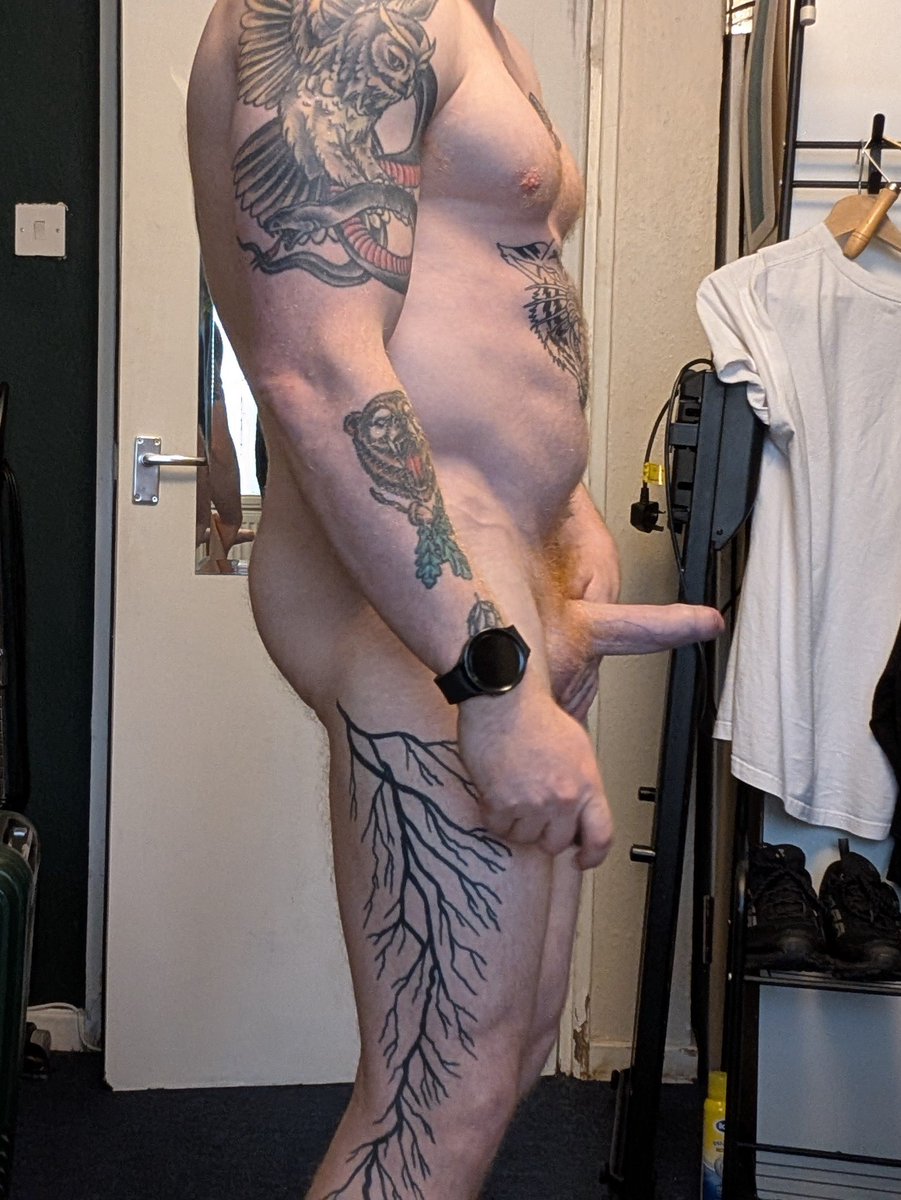 xxxyyzzz0's tweet photo. Retweet if you're a fan of British uncut ginger cock 😈😈😈😈 https://t.co/2msfC03YP6