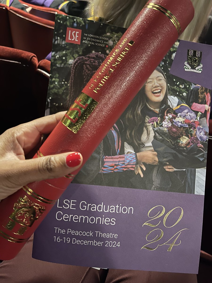 Muera_Bonga's tweet photo. Officially an #LSE alumni 🎉🎊 https://t.co/J7jS7nGDoc