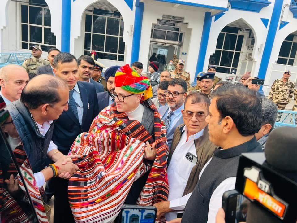PirTimes's tweet photo. Visuals CM Omar Abdullaha arrival in the #bluecityjodhpur.. 
@OmarAbdullah https://t.co/4qm3rPnlFu