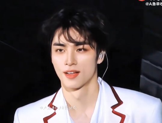 XIAODEJUNFEED's tweet photo. [241219] Ctto A急单收购莞丝花

Is this not INSANE….

#XIAOJUN #肖俊 #샤오쥔 #シャオジュン #WayV_LAND #WayVLAND #WayZenNi_JAPAN 
#WayV_LAND_Day2 https://t.co/oPWCQtpmEV