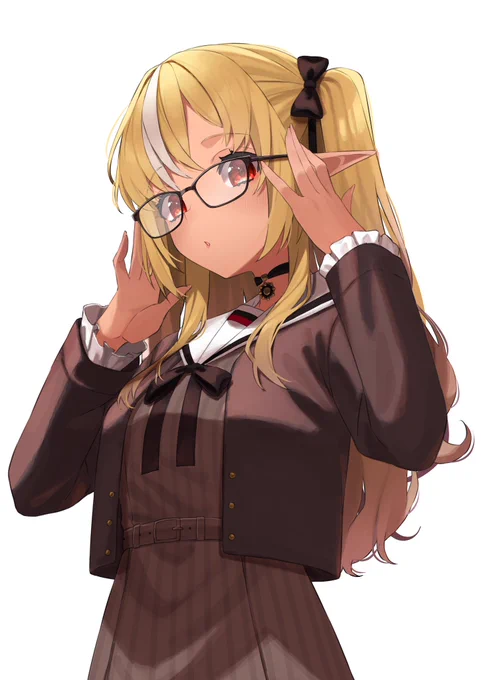  不知火フレア様 はじめまして!イラストレーターのろり先せーと申します!!是非ご一緒にお仕事させて頂きたいです 