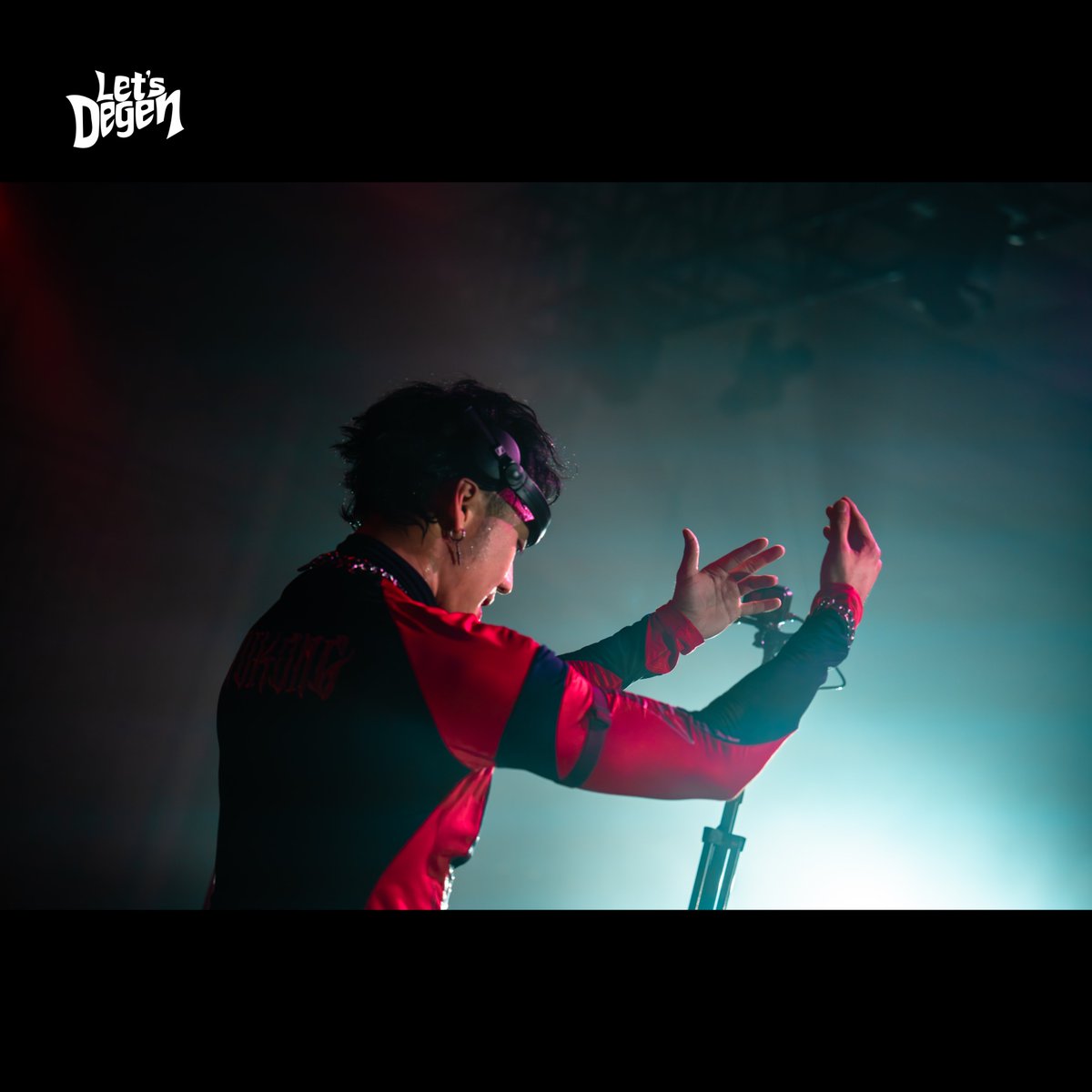 lets_degen's tweet photo. Let’s Degen 2024 Macau: Chapter 0 🇲🇴🧩

DJ WUKONG

來自新加坡的超人氣音樂製作人@wukongworld 壓軸登場，他表演了我們最耳熟能詳的經典金曲Remix🎶🪩令觀眾驚喜萬分🔥震撼的鼓點🥁讓全場觀眾狂歡起舞💃🏻🕺🏼為Let’s Degen 2024 Macau帶來最完美的收官之作！🎊🚀

Singapore's most sought-after DJ and music producer @wukongworld   lit up the stage as the finale🔥delivering a high-energy performance with his iconic classic remixes that surprised all the audiences💥🎶The entire crowd danced in celebration on Let’s Degen 2024 Macau💃🏻leaving everyone with an unforgettable memory❤️‍🔥🚀

#LetsDegen #LetsDegen2024Macau #LetsDegenChapter0 #DJWUKONG