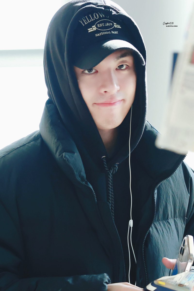 Crystal331_'s tweet photo. 241215 🧡
귀엽잖아🙂

#구준회 #준회 #JUNHOE #JUNE #具晙会 #ジュネ 
#iKON #아이콘 https://t.co/NKZ4cBjxi6