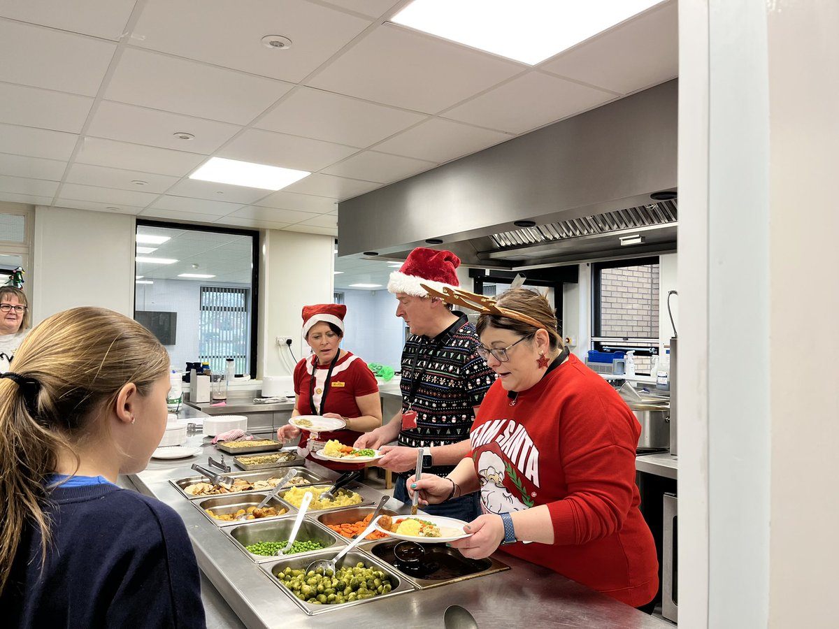 Christmas dinner in full swing!!