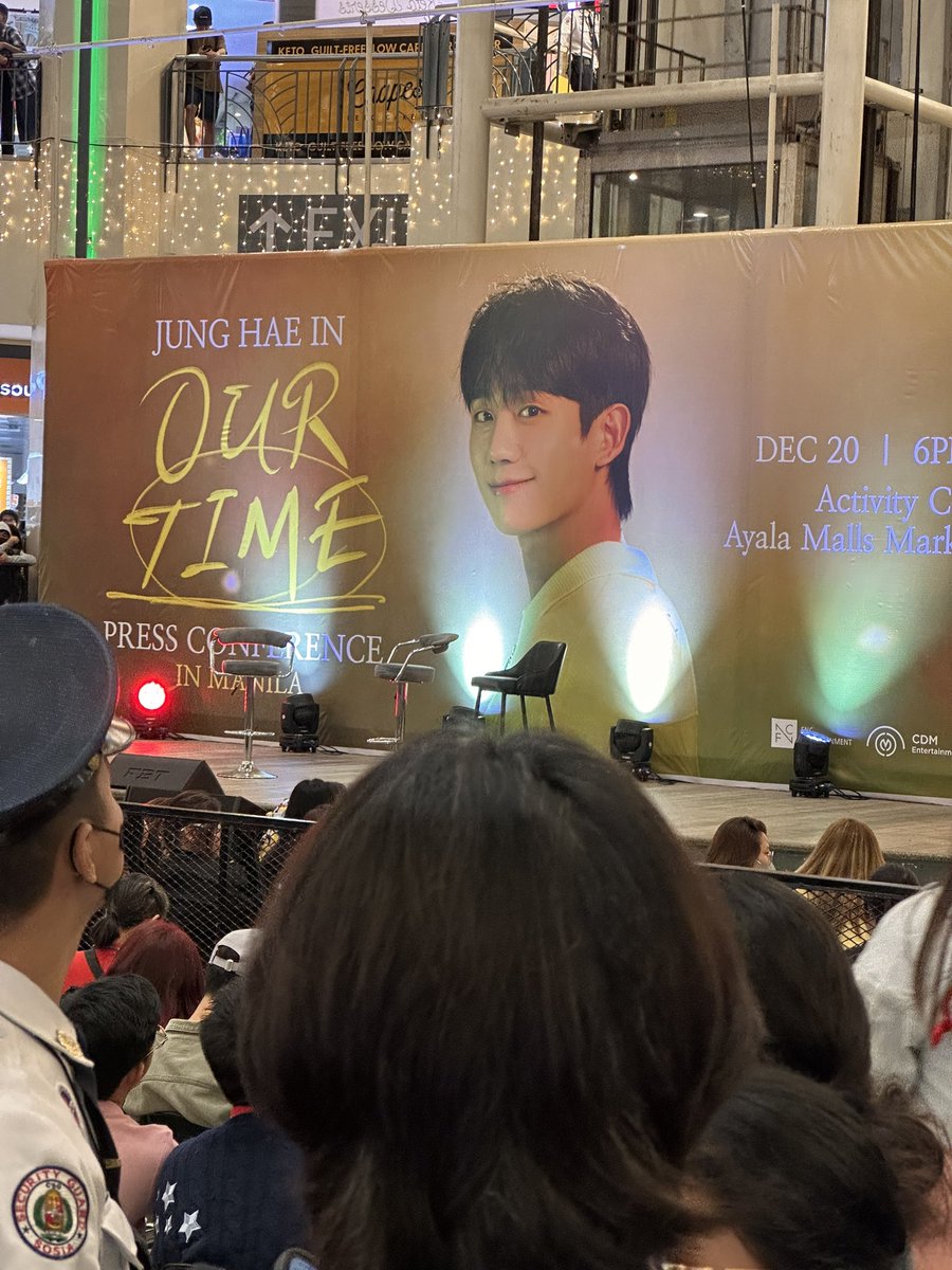 capsicletwt's tweet photo. Para sa pogi, lilipad para lang makita 🫣.

Jung Hae In Our Time Press Conference at Ayala Malls Market Market starting at around 6PM💖 This is an early Christmas present for us PH KDrama fans based in the Metro!

#Junghaein
#iLoveMarketMarket #JungHaeIn #JungHaeIn_OurTime_MNL https://t.co/6ut7TaSbwu