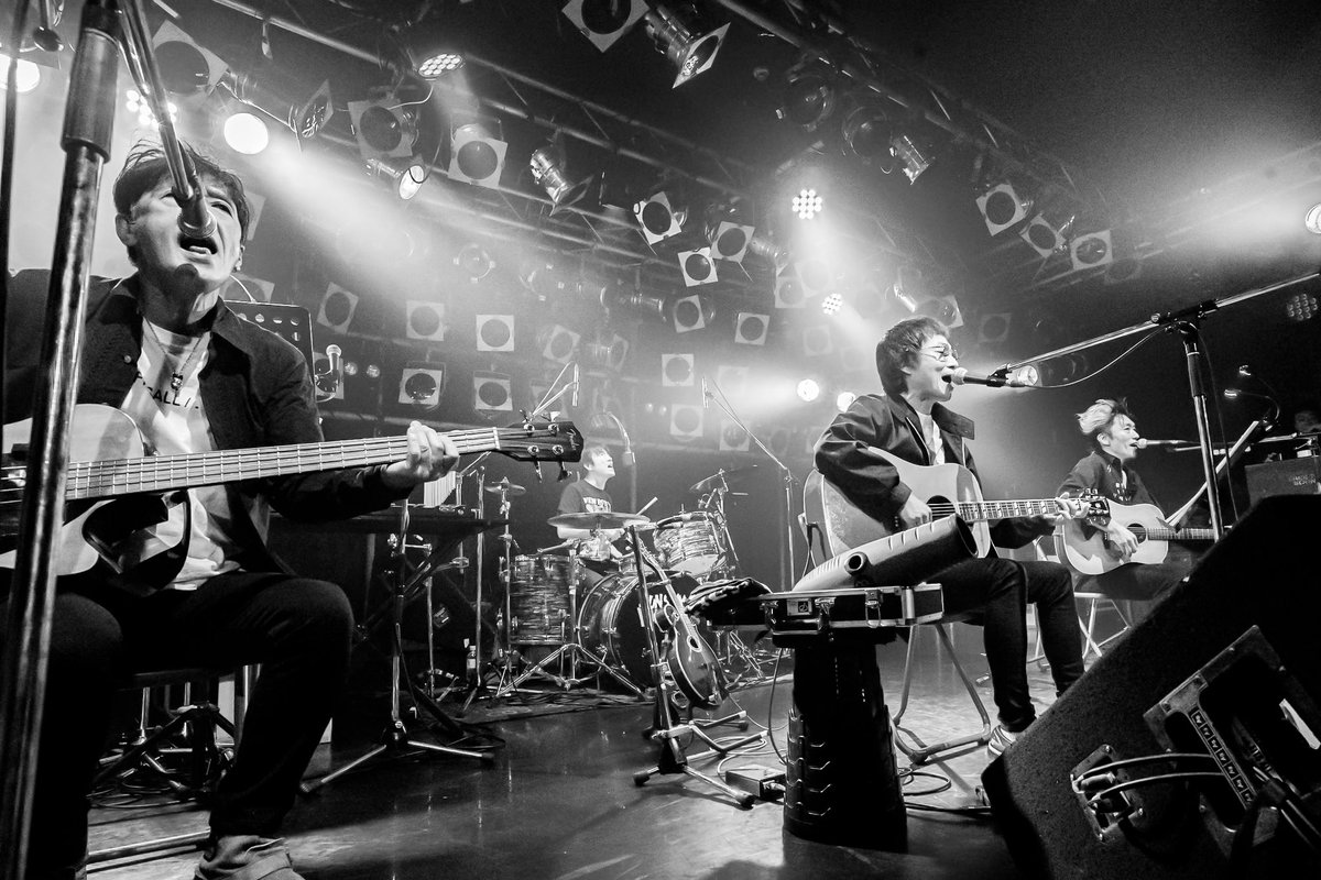 j_s_w_s's tweet photo. 📢明日
トゥギャザーしようぜ！2024
12/21(土)
タクトホームこもれびGRAFAREホール

🎄１日目🎄
アコギな奴らの聖なる夜
(アコースティック演奏)
✅全席指定

15:30〜先行物販スタート
17:15〜 当日券販売
17:15開場/18:00 開演

アコギセットはこれがラスト‼️
必見です🧑‍🎄

#ジュンスカ
#JUNSKYWALKERS https://t.co/2O5WWanWKL