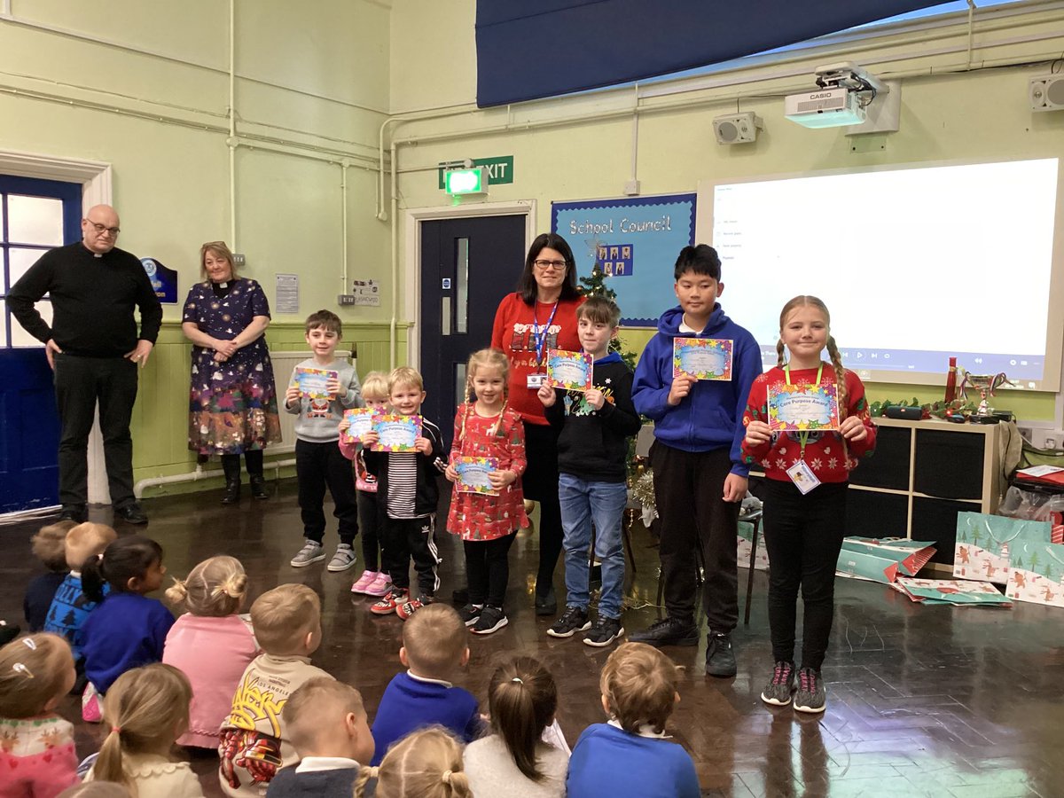 PlasnewyddPS's tweet image. Llongyfarchiadau pawb !   A wonderful morning of celebrating achievements ⁦@PlasnewyddPS⁩   @cscjes #corepurpose #criwcymraeg #serenyrwythnos. ⁦@CSC_Wellbeing⁩ @csc_llc ⁦@csc_stem⁩