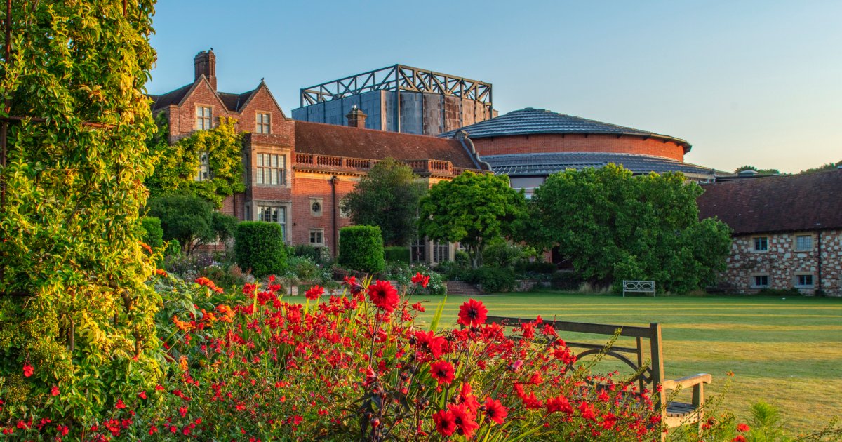 Work at Glyndebourne…

Are you or is someone you know looking for a new job in the new year? Explore our current vacancies.

glyndebourne.com/work-at-glynde…