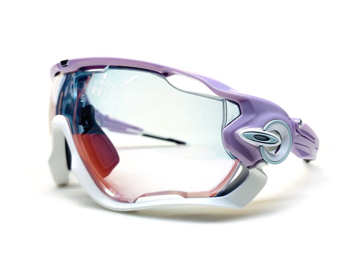 glashutte8019's tweet photo. 競輪用に度付きの調光サングラスを作成✨🚴♂️
OAKLEYのカスタムオーダーにてフレームカラーをパステル調に、レンズは昼夜兼用の調光レンズをチョイス👍
S様専用のアイウェアが完成しました!!
ブログ➡︎ https://t.co/VJ2g4BsnRS
#oakley #icrx https://t.co/o6r6W8idj6