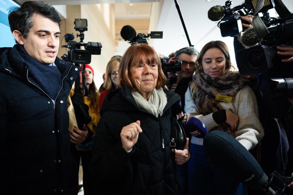 AladdinBenali's tweet photo. Gisèle Pelicot is a true hero. In the face of horrific crimes, she has bravely fought for her self and her family. 

Un rai de lumière dans la noirceur

A light that shines amongst the darkness https://t.co/uDr1tCrGal