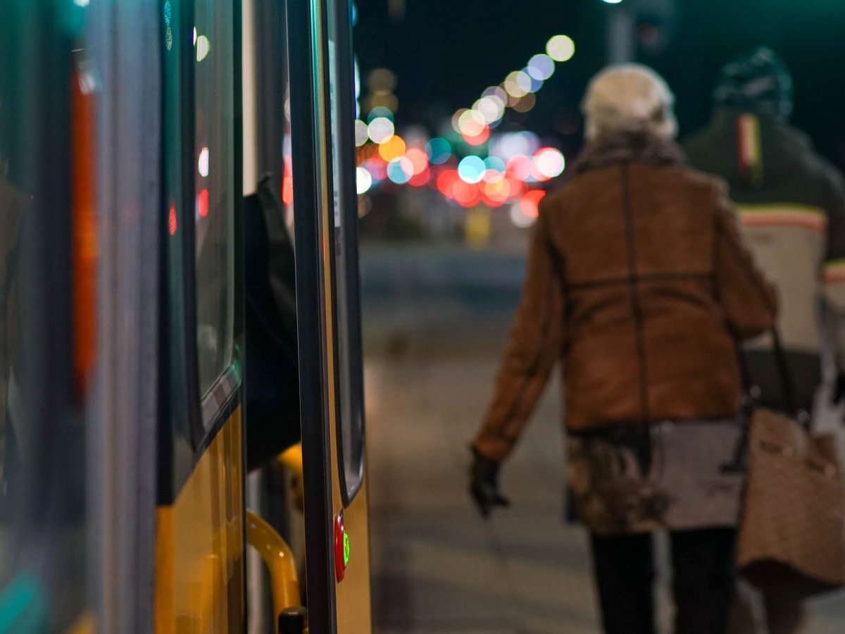 🌙 Women experiencing homelessness often remain invisible, hidden or walking through the night to avoid violence.

🔗 Discover how gender-sensitive approaches are transforming support systems in cities like London and Dusseldorf eurocities.eu/latest/homeles…