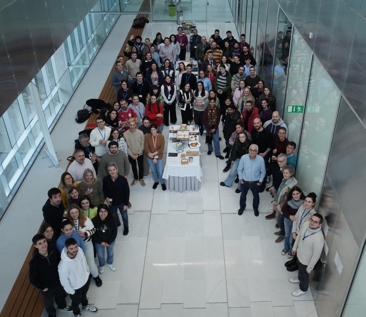 O #teamCINBIO celebrou unha xuntanza centrada nos retos do centro para o 2025. 

Incluíu a entrega de premios do concurso de fotografía e unha homenaxe ás 11 investigadoras e investigadores do CINBIO que defenderon a súa tese ao longo do 2024.

Máis info👉 bit.ly/3VQe95w
