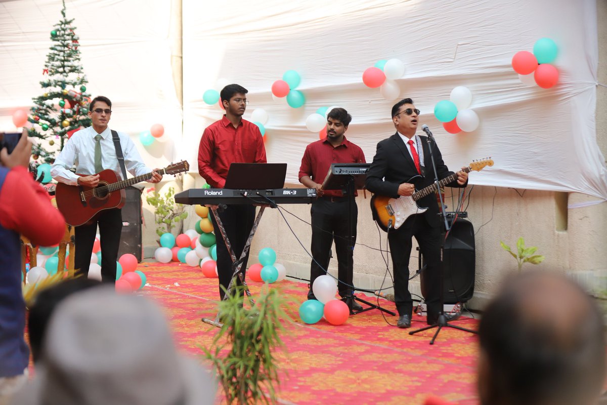 Shailja Das IPS and Principal Sir graced our Christmas function at college with their presence.
Thank you for making it a special day for us...
#ihm #ChristmasCelebrations 
#BiggBoss <a href="/tourismgoi/">Ministry of Tourism</a> <a href="/BiharPoliceCGRC/">Bihar Police</a>