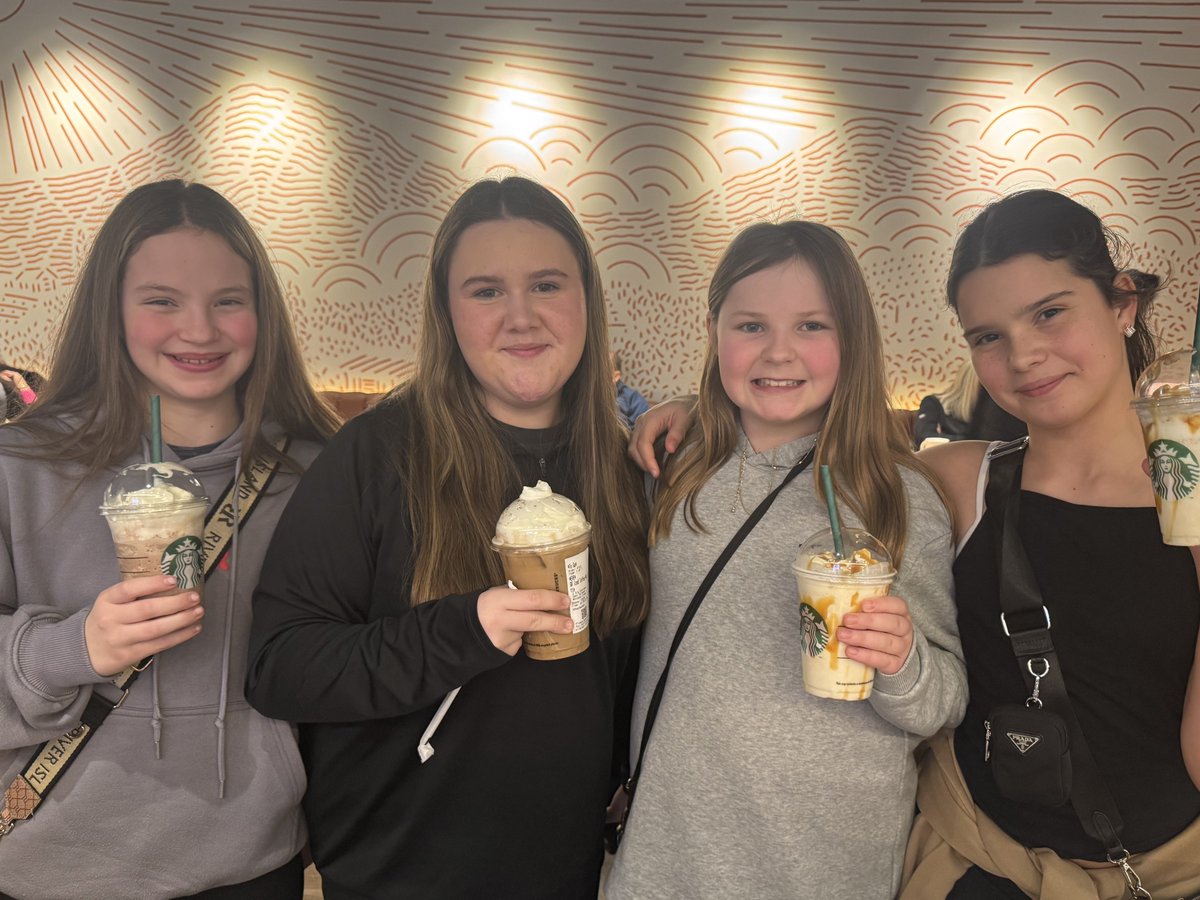Cansfield1's tweet photo. ๐๏ธTrafford Centre reward trip!๐๏ธ
Last nightโs rewards trip to the Trafford Centre was a blast! ๐
Thank you to all who joined us to celebrate your hard work, it was well deserved!
#RewardingSuccess #SchoolTrip https://t.co/UnReqrlUgi