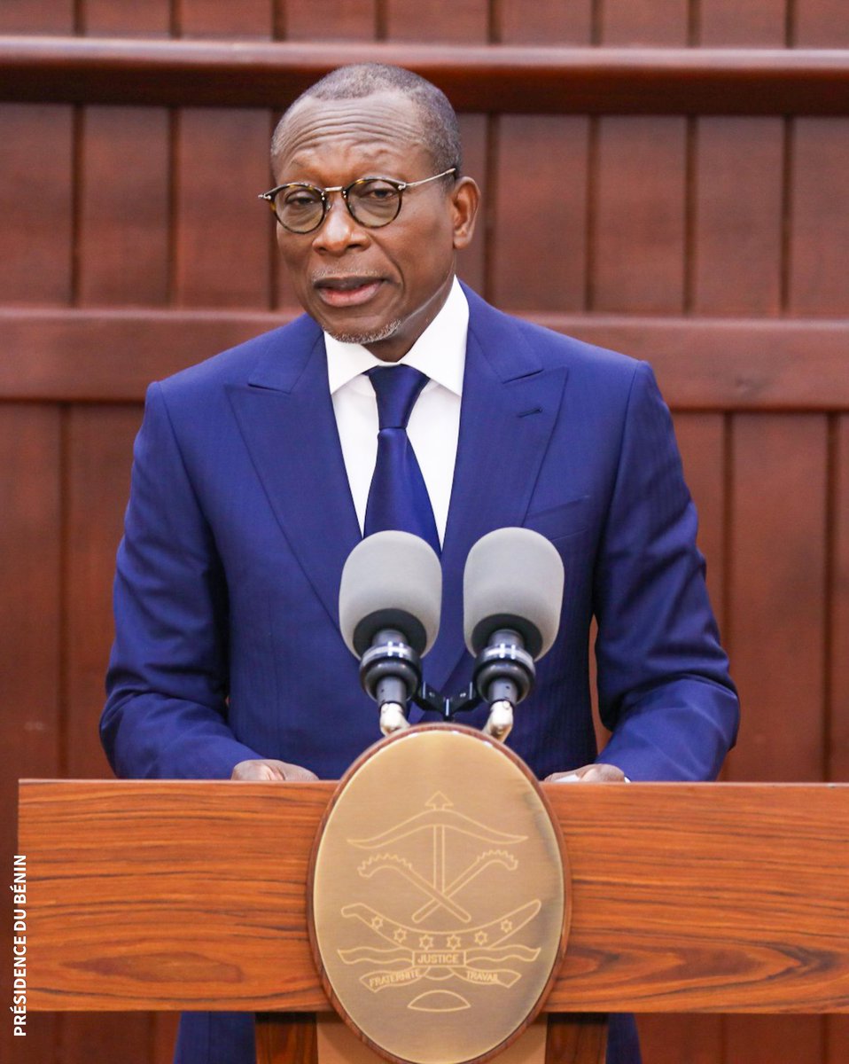 PresidenceBenin's tweet image. « Cela est certes flatteur, mais notre volonté est de faire toujours mieux car nous avons vocation à être les meilleurs en tout. » 

M. Patrice TALON 
Président de la République 
Message sur l'état de la Nation 
Assemblée nationale, le 20 décembre 2024