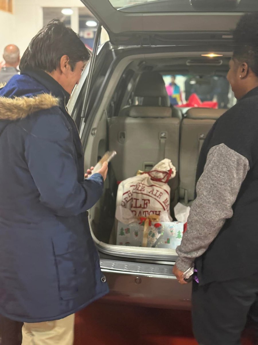 Thanks VFC a Baltimore mother, received a car that will transform her family’s daily commute to work and school. With her two-year-old daughter, Jakera is eager to embrace the new opportunities the vehicle brings, including access to extracurricular activities.
•a Baltimore