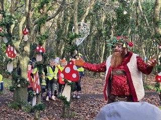 crowanschool's tweet photo. Yesterday, the whole school visited Tehidy Woods to see Rogue Theatre's Winter Wood performance. We had a lovely time, with the children particularly enjoying the 'fire  lady' and the delicious hot chocolate! Thank you to the PTA for helping fund this event for the children. https://t.co/plNwqyLe3E