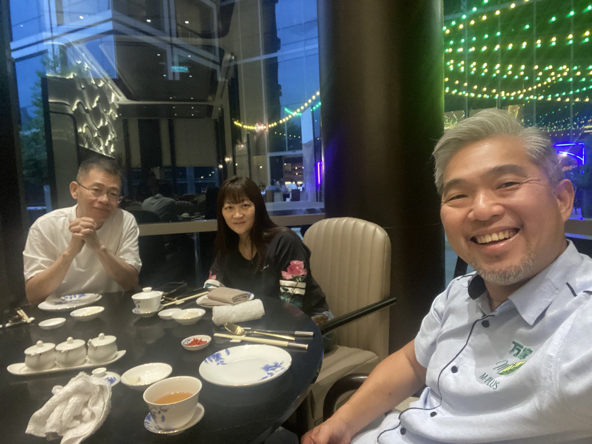 davidgelife's tweet photo. A discussion on new business endeavor - recyclable packaging material from waste, how’s the sounds? https://t.co/2i71HTBcDl