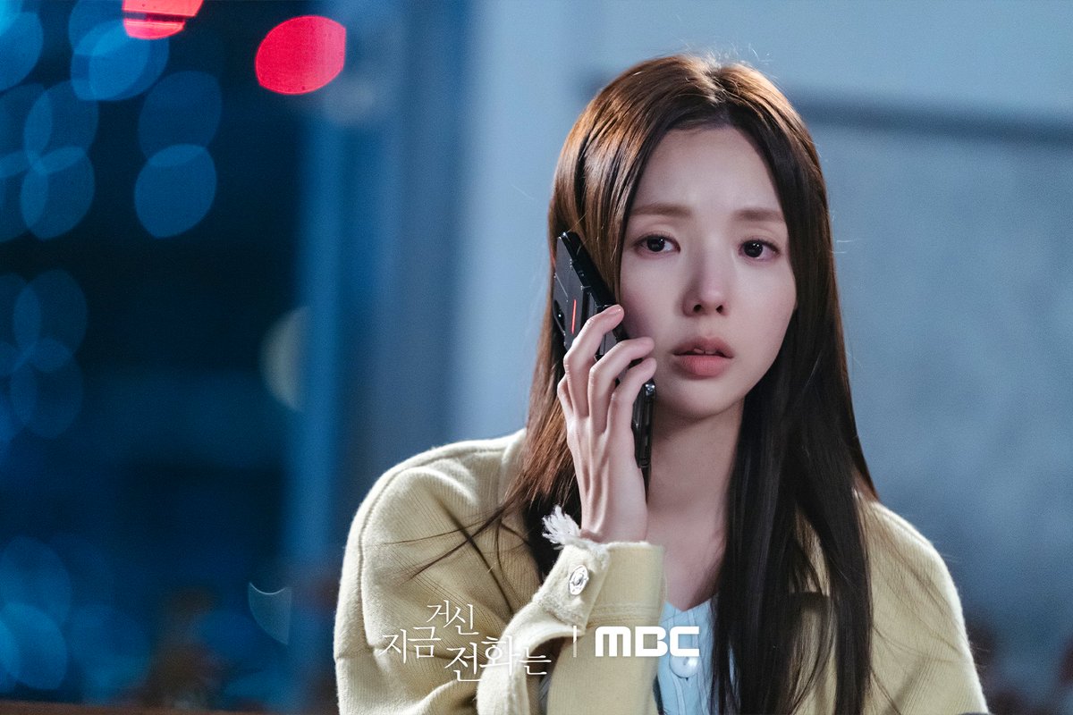 nnssdb7's tweet photo. The wifey teased her husband in Ep 2. Now the husband’s flipping the script, riling all her emotions up 🥴🥴
How am I gonna survive Ep 7-8?! 😩😩
#WhenThePhoneRingsEp7
#WhenThePhoneRingsEp8
#WhenthePhoneRingsEp2
#WhenthePhoneRings
#baeksaeon #hongheejoo https://t.co/KitiZdz3yq