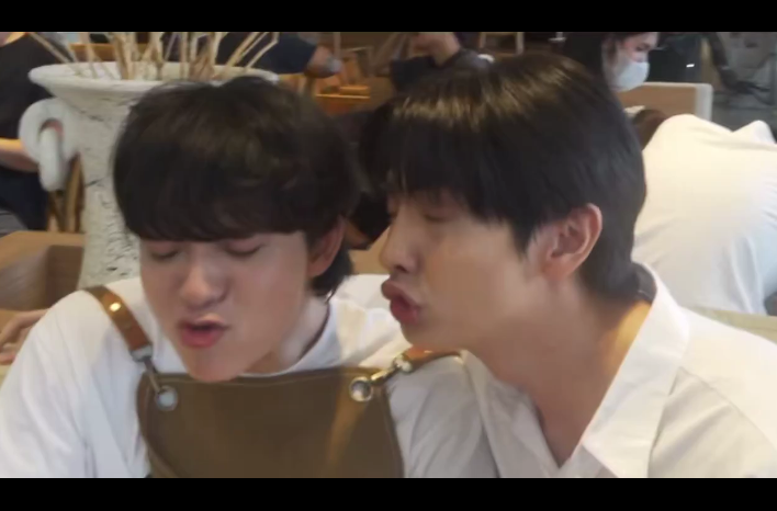 ChangerFuture1's tweet photo. Dasar pasangan kocak 🤣🤣🤣
.
JOHANNORTH HEART WARMING
#FourEverYouEP12 #JohanNorth
#Maxk https://t.co/51cYm0Di7L