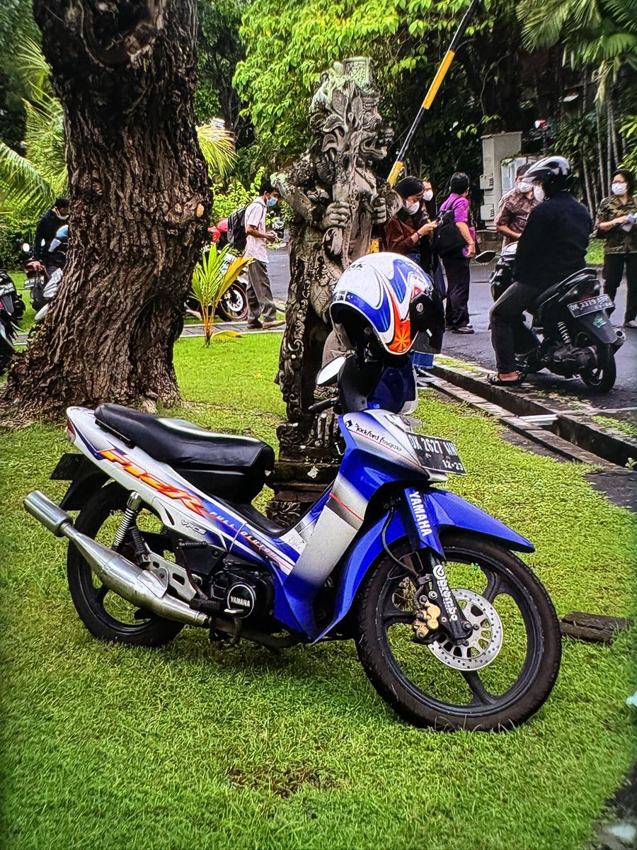 YOGlX's tweet photo. @h31senisme @ridwanhr Cuma punya ini, umurnya udah 20 tahun dari baru 😆 https://t.co/OHnPHVoHFh
