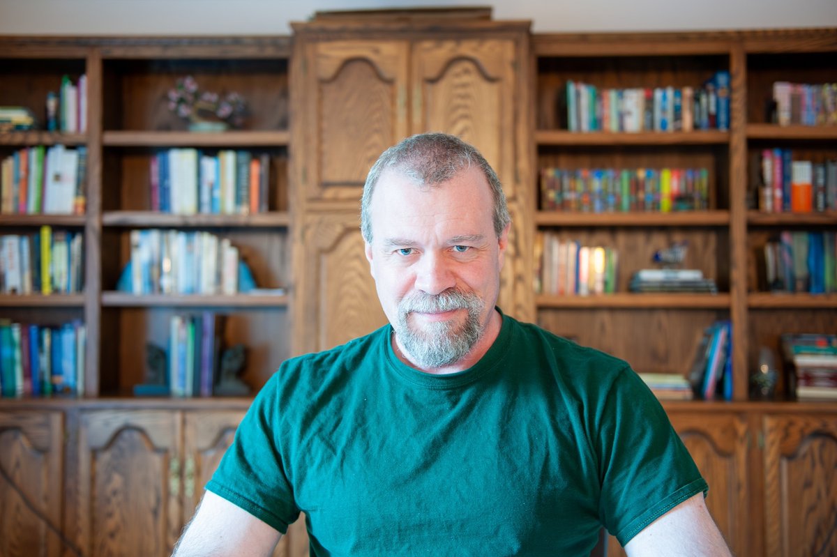 Eduard_Seb's tweet photo. This is Devon Eriksen

He exposed the dark truth about the modern education system.

In a podcast with Dan Koe, he revealed the most fundamental skills you need today.

Here are 7 of his most shocking insights:
(No. 4, will terrify you) https://t.co/ljjdzt8B0N