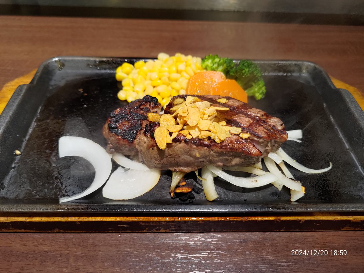 #いきなりステーキ
とても美味しい。もう沢山は食べれなくなったし、たまにだけど元気が出るよ。