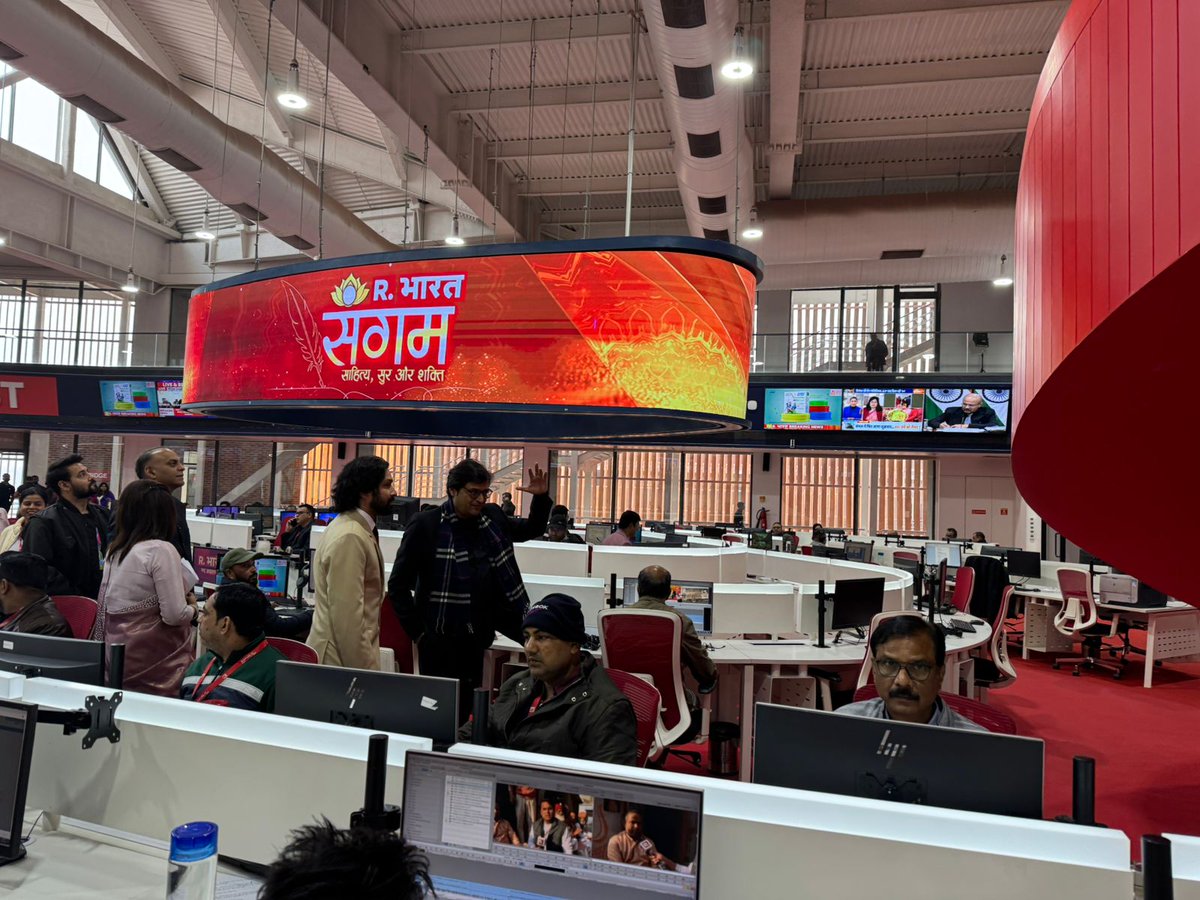 republic's tweet photo. #RepublicBharatSangam | Maverick actor, The Sabarmati Report star Vikrant Massey is with us at the Republic Media Network HQs! Here are some BTS pictures from his interaction at India's #1 Newsroom! 

Witness the confluence of 'Sahitya, Sur and Shakti' LIVE here - https://t.co/4pbaE4bLue

#Sangam | #Sangam2024 | #RBharatSangam | #RepublicBharatSangam | #SahityaSurShakti | #IndianCulture | #ArtAndSoul | #RepublicBharat | #kartikaaryan | #anupamkher |  #YamiGautam  | #shankarmahadevan | @RelianceDigital | @radicokhaitan | @Ravingroup | @ParulUniversity | @UPGovt | @incredibleindia | @radiocityindia| @RungtaSteel | @NayaraEnergy | @Maruti_Corp #VikrantMassey