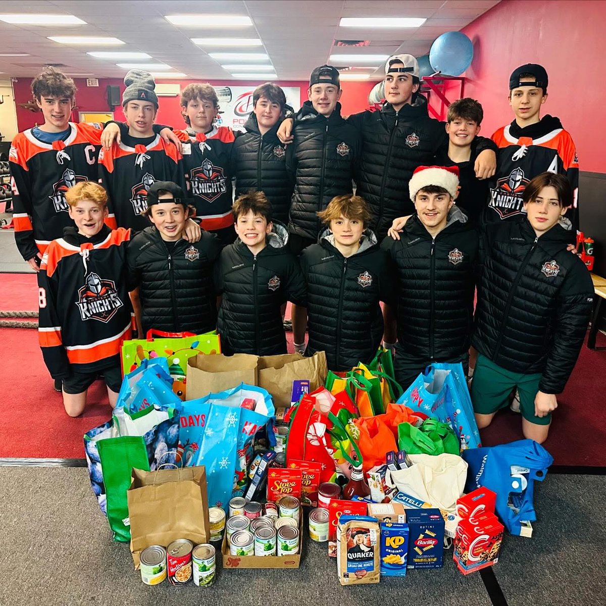 Christmas is a time for giving and helping those in need!! Our Knights took some time to get together some non-perishable food items! These are donated to an emergency food bank for Seniors with the organization Connections for Seniors!  🧡🖤🤍🏒🥅
