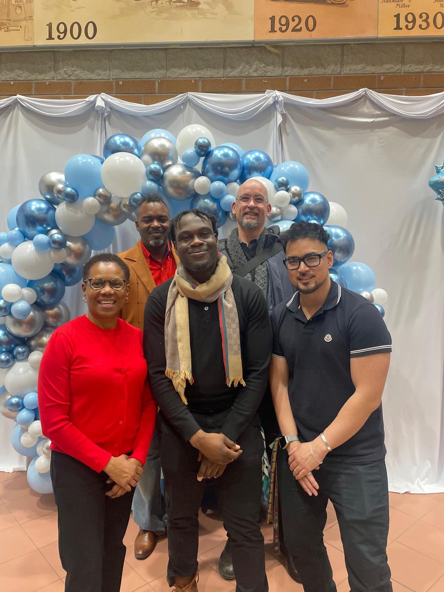 tdsb_lordduf's tweet photo. A note of gratitude to staff, students, parents, caregivers and friends of @tdsb_lordduf for a wonderful night of music, dance, eats and holiday joy. @tdsb @VoteWilliamsTO @JackNigro #Winterconcert2024 https://t.co/zcNRbsvD0A