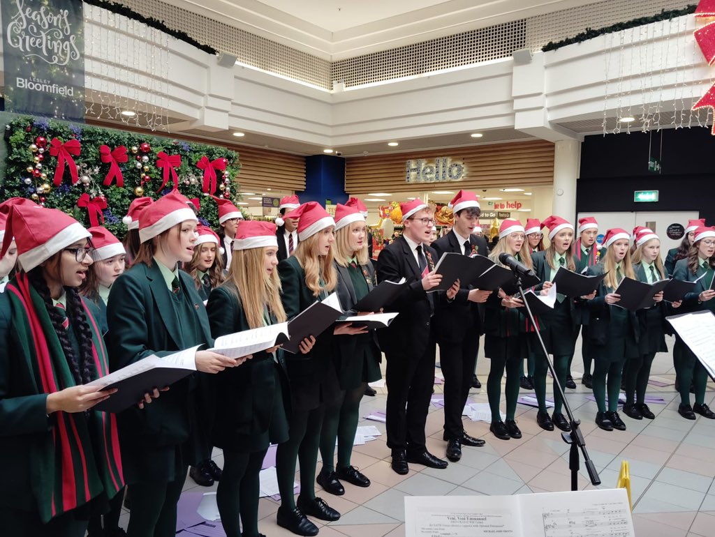 Some members of the Senior Choir were singing carols Lesley Bloomfield this week 🎄🎄🧑‍🎄