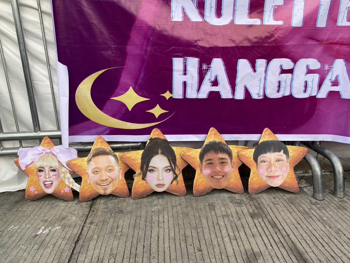 jponci21's tweet photo. Meme @vicegandako  hindi lang po ang movie nyo ang suportado ng Team Kolette and Team Jarlette, pati po yung Mcdo endorsement mo.
We appreciate and love you Meme! https://t.co/xLHfGehLHS