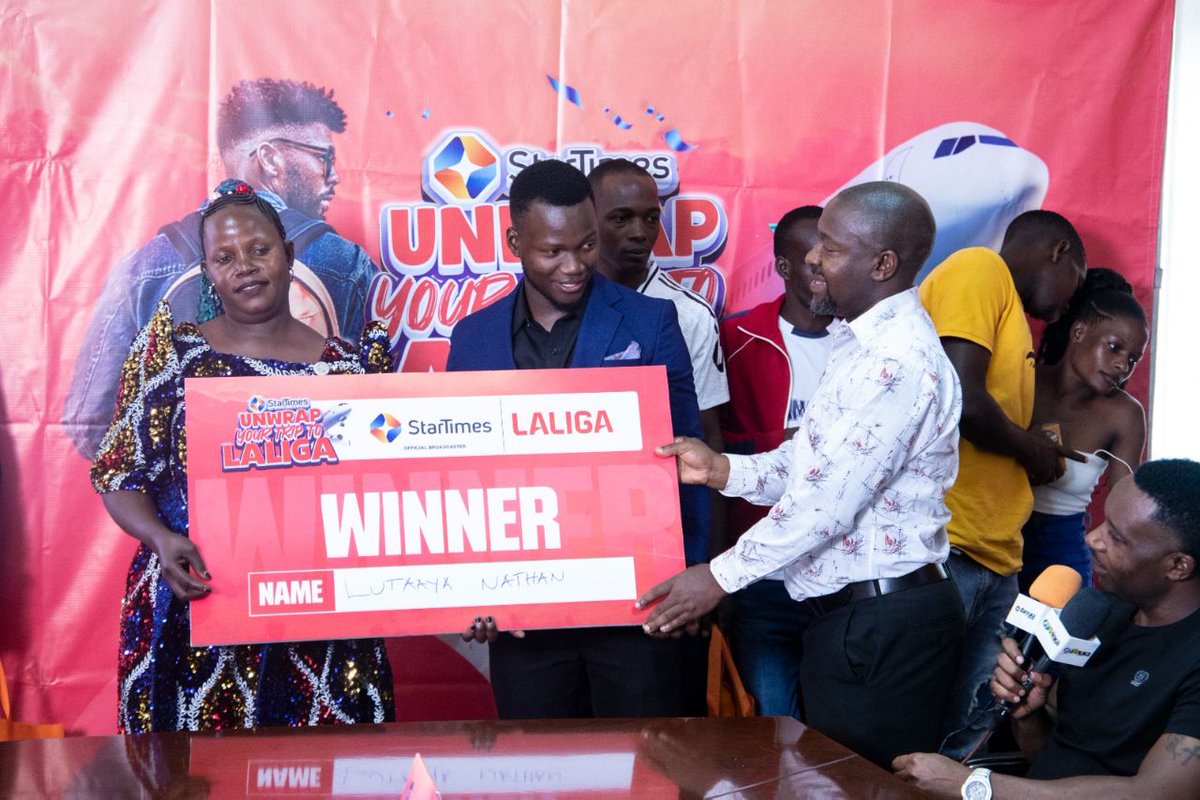 97.7 Record FM tweet media