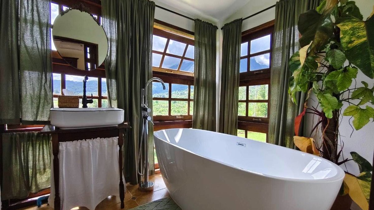 bkkmenuliving's tweet image. ปลายปี อากาศดีๆ แบบนี้ เราชวนขึ้นเหนือไปซึมซับธรรมชาติ รับพลังงานดี ๆ ฮีลใจกันที่ ‘จดหมายจากเชียงดาว’ บ้านพักหลังน้อยสไตล์กระท่อมในอำเภอเชียงดาว จังหวัดเชียงใหม่
.
Photo by จดหมายจากเชียงดาว
.
#BKKLIVING #WheretoStay #TheLetterfromChiangDao #Chiangmai #Chiangdao