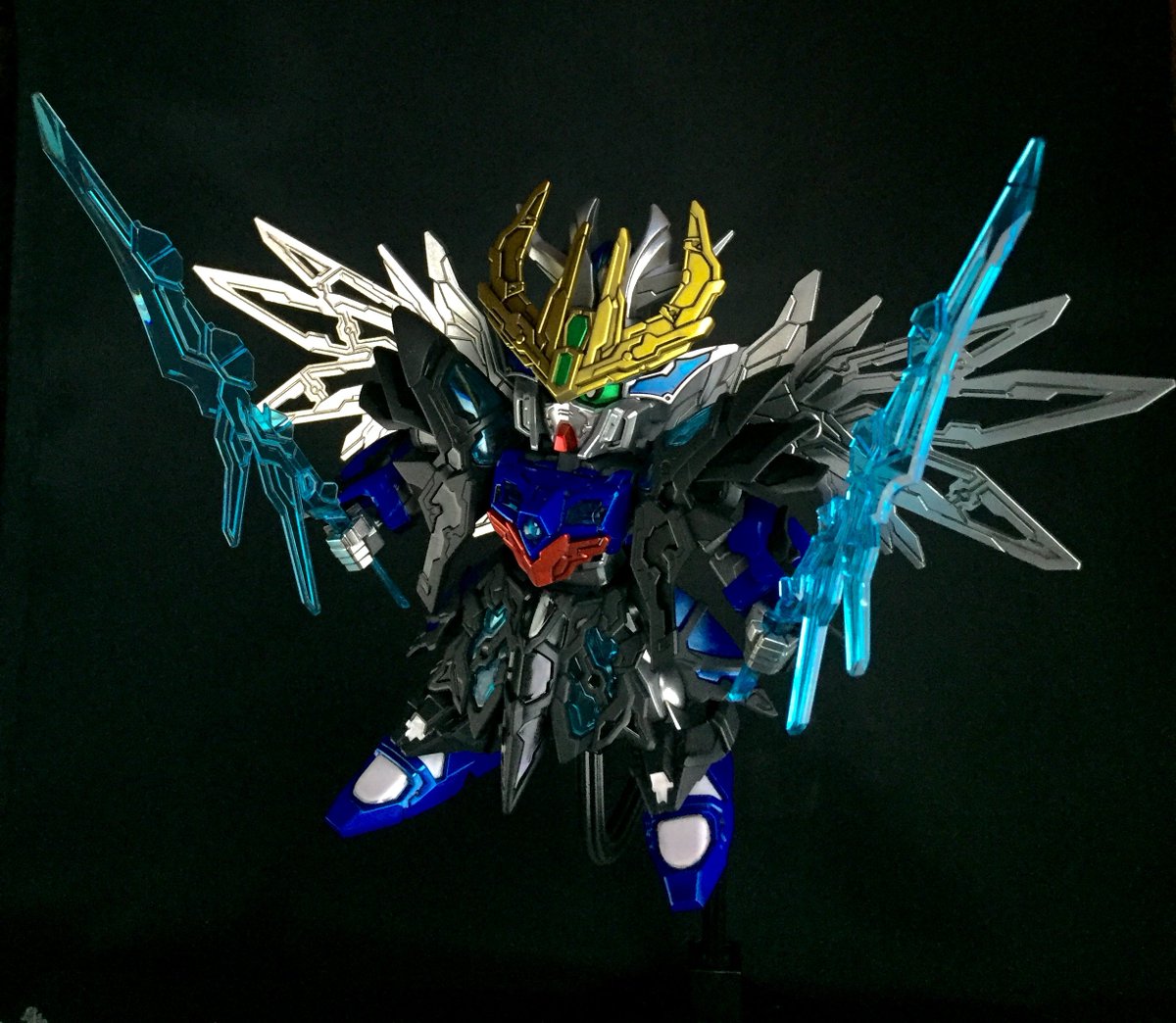 曹操ウイングガンダム

色分けほとんどない。すぐでけた。
曹操孟徳もまさか未来で自分がウイングガンダムになるとは思わんだろうな～☺️

治世の能臣、乱世の奸雄
三国志で１番曹操が好き!

#ガンプラ #SDガンダムワールドヒーローズ #SDガンダム　#三国創傑伝
