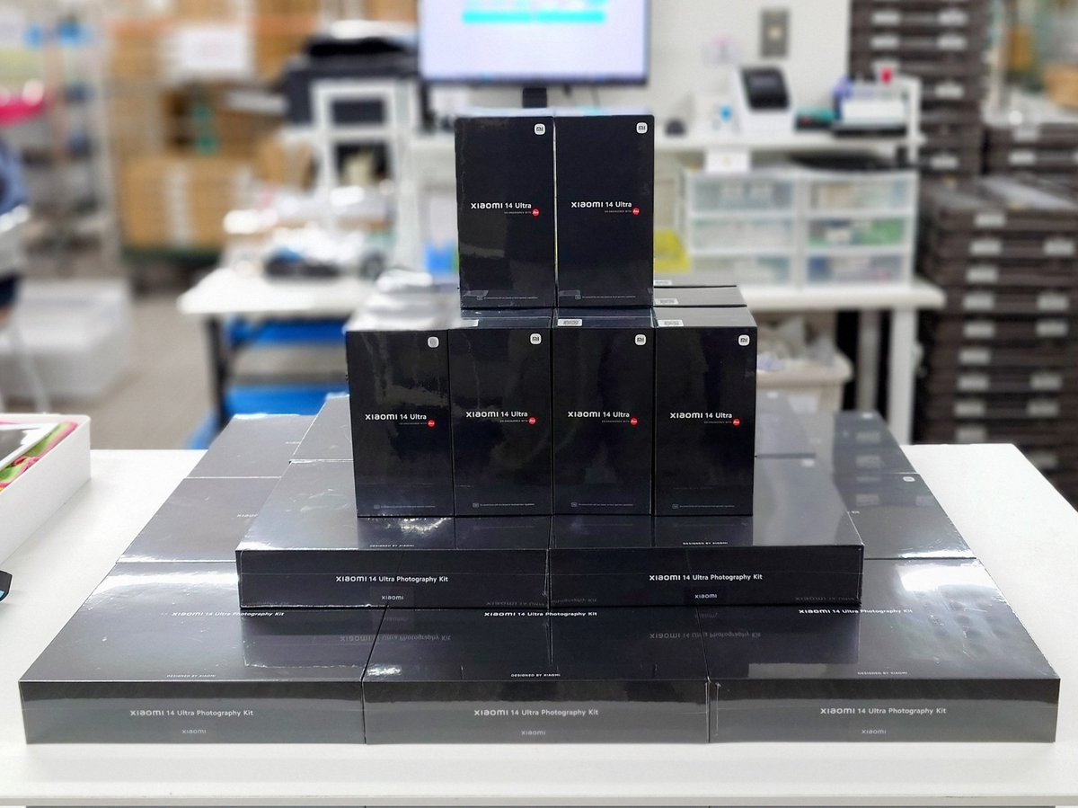 iosys_official's tweet photo. 【最強カメラスマホ大量入荷】
Xiaomi 14 Ultra 国内版
with Photography Kit
未使用品 税込139,800円
▼商品ページ▼
https://t.co/R1sIjZMwFg
本年最後の隠し球を遂に公開！！
大量と言っても在庫は170台！！
これは早い者勝ちでは！？
年末年始にバチバチ撮っちゃってください📷️
#イオシス https://t.co/Vs3xzkSnnE