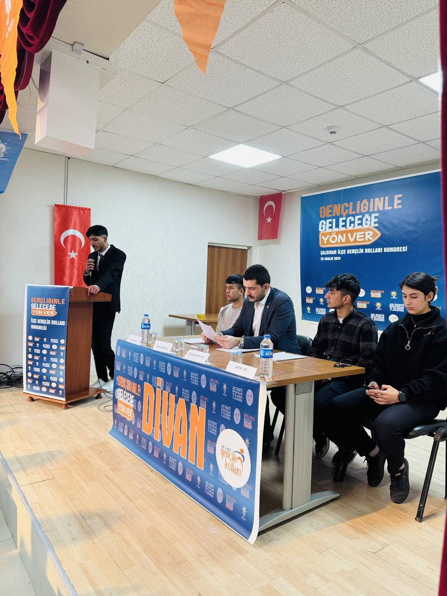 İlçe Kadın Kolları Başkanımız Sn. <a href="/FilizCinarbay/">Filiz Çınarbay🟢🇹🇷</a> ve Yönetim kurulu üyelerimiz ile 7. Olağan Gençlik Kolları İlçe Kongresini gerçekleştirdik.
 
Çaldıran gençliğine hayırlı olsun!

<a href="/emreguray65/">Emre Güray</a>  <a href="/zerrin_alpaslan/">Zerrin Alpaslan</a> @CalaganMuhammed <a href="/akkadinvann/">AK Kadın Van</a> ⁦<a href="/akgenclikvan/">AK Gençlik Van</a>⁩