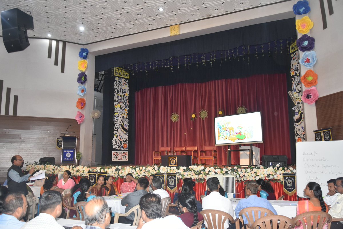 SainikBijapur's tweet image. #SainikSchoolBijapur hosted an offline #CapacityBuildingProgram ( CBP) on 19 Dec , topic #ArtIntegration' under the aegis of #CBSE #COEBengaluru. Wealth of takeaways for the 58 participants from the two eminent Resource person in a packed day.
#TeachersTrainingProgram 
#NEP2020.