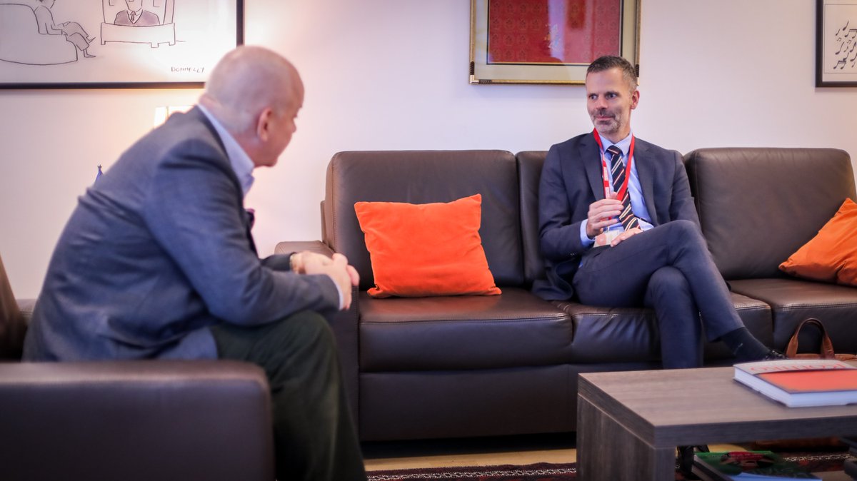 Brian_Aggeler's tweet photo. Happy to welcome 🇩🇰Ambassador to 🇧🇦 H.E. Åge Sandal Møller for a productive and cordial courtesy visit today. Looking forward to strengthening our diplomatic ties and exploring new opportunities for collaboration. @OSCEBiH #StrongerTogether https://t.co/aas3axWoWW