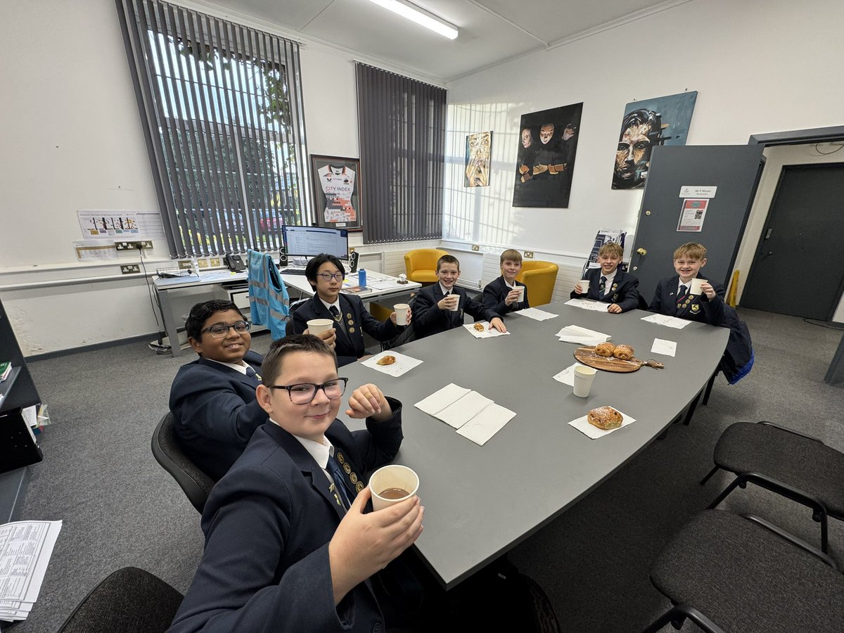 It’s ‘Breakfast with the Headteacher’ and all of these students have achieved two or more Blue Stag awards in their first term. This to recognise achieving Letters of Recognition for all of the Verulam Values. Well done boys!
verulamschool.co.uk/house-system/
