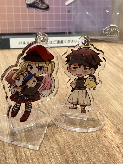 今日のために弟子のアクキー兼アクスタを!作りました!まひるとツア子ちゃんだよ〜 
