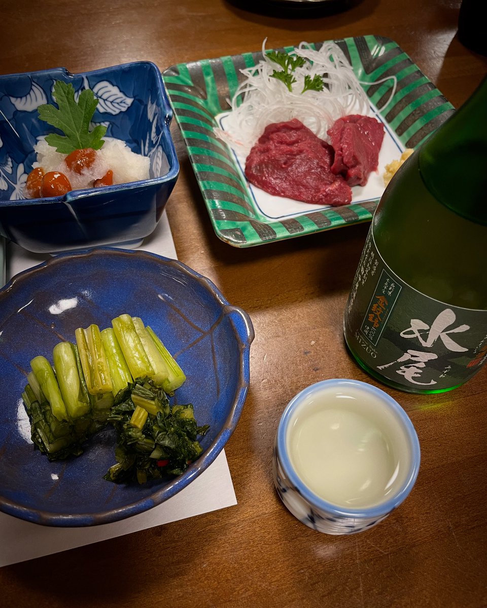 tasogaretakeshi's tweet photo. 外湯に���かり民宿で野沢菜漬けと水尾
山小屋のような酒場で白菜温泉蒸しと水尾レーズンバター

#野沢温泉村 #民宿源六 #七良兵衛珈琲 #水尾 https://t.co/uyjb4WdOBj
