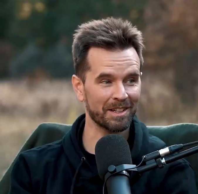 CendonMabel's tweet photo. #FridayGraham Good day @GrahamWardle and fans.
Dawn with your clean and transparent smile illuminates our days 😀. Your last podcast @TimeHasComePod is amazing. How you grow with your work is impressive 👏👏. Happy to see you grow in success 🙌🤙. 
God bless you now and always 🙏 https://t.co/0g17tlJbn7